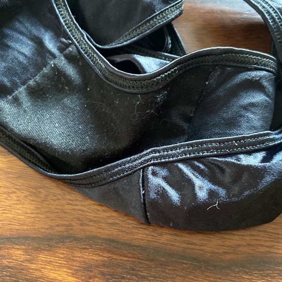 Black bikini - Picture 2 of 3